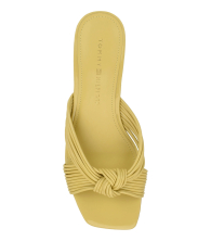 Жіночі босоніжки Calvin Klein на підборах 38 (7,5 US) 24,5 см Жовтий 1159849772