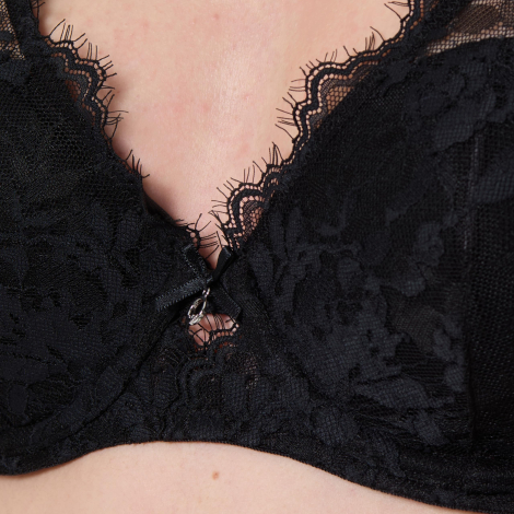 Кружевной бюстгальтер Emporio Armani 1161676406 (Черный 34D)