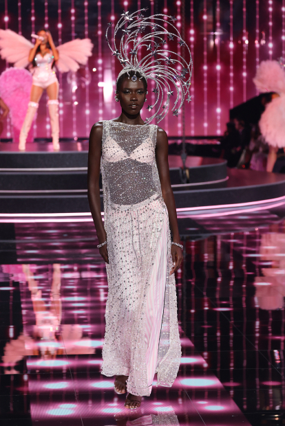 Бюстгальтер Victoria's Secret со стразами 1162051066 (Розовый 36C)