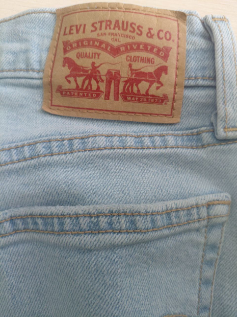 Женские укороченные джинсы Levi's 1159856963 (Голубой W27 L28)