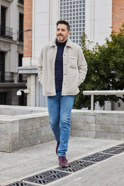 Мужские джинсы UNIQLO узкого кроя 1159860516 (Синий 40W 32L)