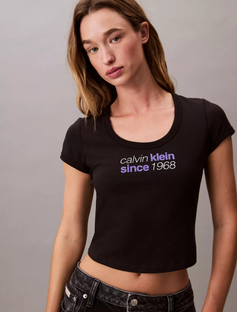 Жіноча футболка Calvin Klein із оксамитовим логотипом 1159850180 (Чорний M)