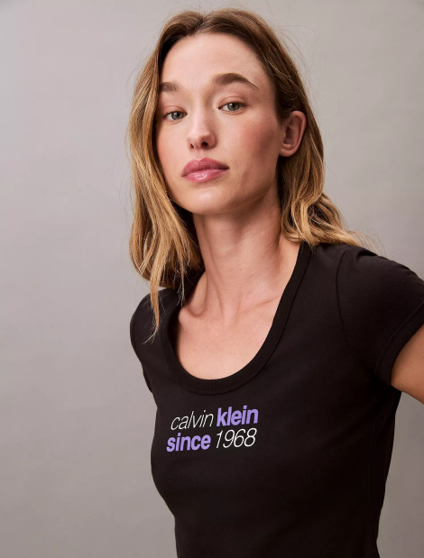 Жіноча футболка Calvin Klein із оксамитовим логотипом 1159850180 (Чорний M)
