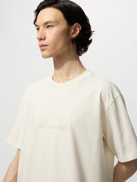 Футболка UNIQLO с принтом One Piece 1159856036 (Молочный XS)