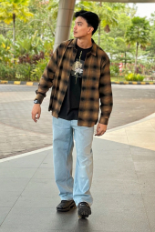 Футболка Demon Slayer: Kimetsu no Yaiba UNIQLO с принтом Zenitsu 1159851361 (Черный S)