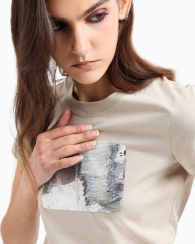 Жіноча футболка Armani Exchange з логотипом з паєток 1159851410 (Бежевий XXL)