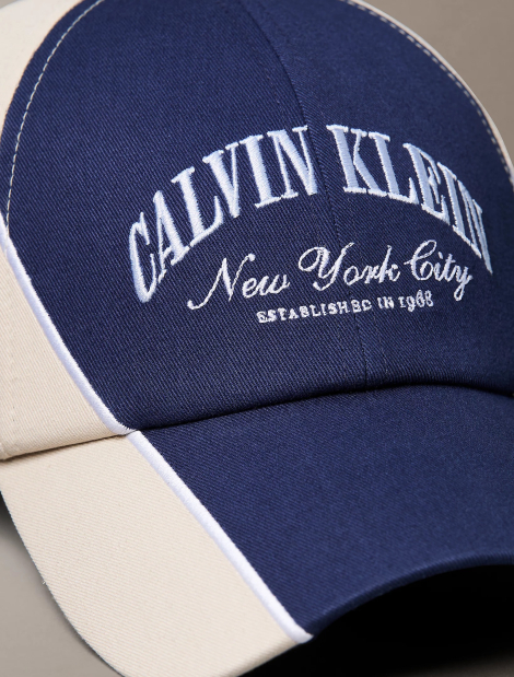 Двоколірна бейсболка Calvin Klein кепка з логотипом 1159865310 (Синій/Бежевий One size)