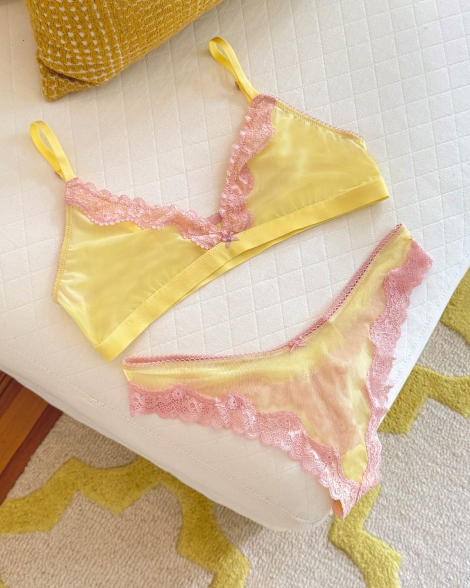 Комплект белья Victoria's Secret бралетт триангл и трусики тонг 1159841957 (Желтый L)