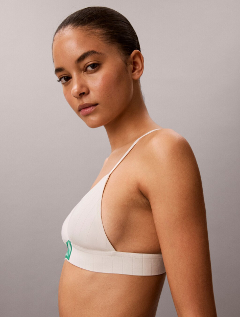 Женский комплект белья Calvin Klein бралетт триангл и трусики бикини 1162877241 (Молочный M)