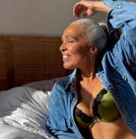 Женский комплект белья Victoria's Secret бюст Push-Up и трусики тонг 1159839125 (Зеленый 38C/L)