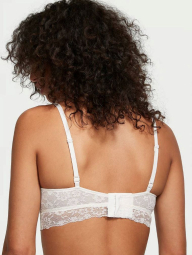 Мереживний комплект білизни Victoria's Secret бралетт та трусики тонг 1159841972 (Молочний S)