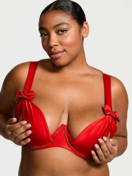 Атласный комплект белья Victoria's Secret бюст-балконет и трусики тонг с помпонами 1159861144 (Красный M)