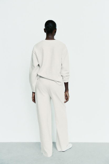 Женский костюм ZARA свитер и штаны 1159842943 (Молочный L)