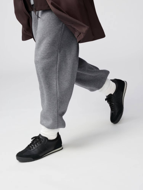 Кроссовки из экокожи Uniqlo со вставками из натуральной замши 41,5 (9,5 US) 27,3 см Черный 1159855320