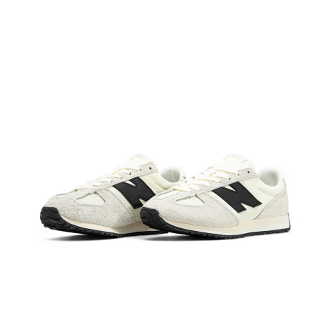 Замшевые кроссовки New Balance 471 40 (m7/w8,5 US) 26 см Молочный 1159865260