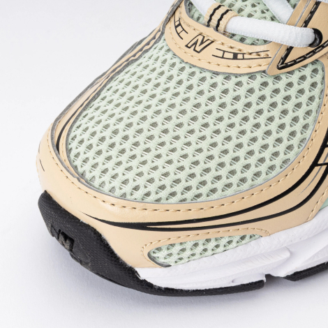 Кросівки New Balance 740 40 (m7/w8,5 US) 26,2 см Зелений 1161025007