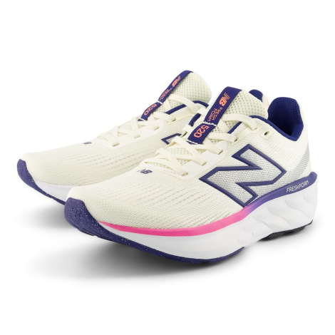 Жіночі кросівки Fresh Foam 520v9 New Balance 40,5 (9 US) 25,8 см Молочний 1161025493