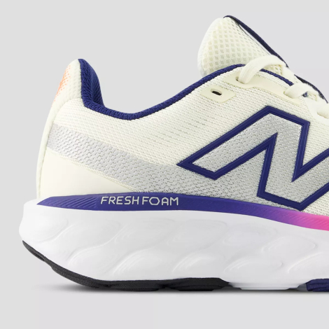 Женские кроссовки Fresh Foam 520v9 New Balance 40,5 (9 US) 25,8 см Молочный 1161025493