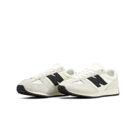 Замшевые кроссовки New Balance 471 40 (m7/w8,5 US) 26 см Молочный 1159865260