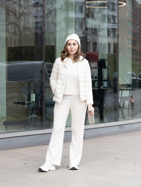 Женская ультралегкая куртка UNIQLO 1159864590 (Молочный S)