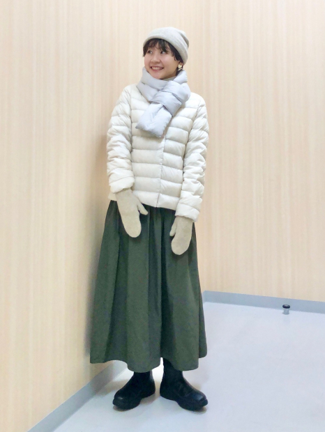 Женская ультралегкая куртка UNIQLO 1159864590 (Молочный S)