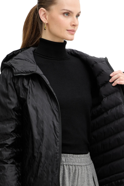 Женская куртка свободного кроя Armani Exchange 1162585119 (Черный L)