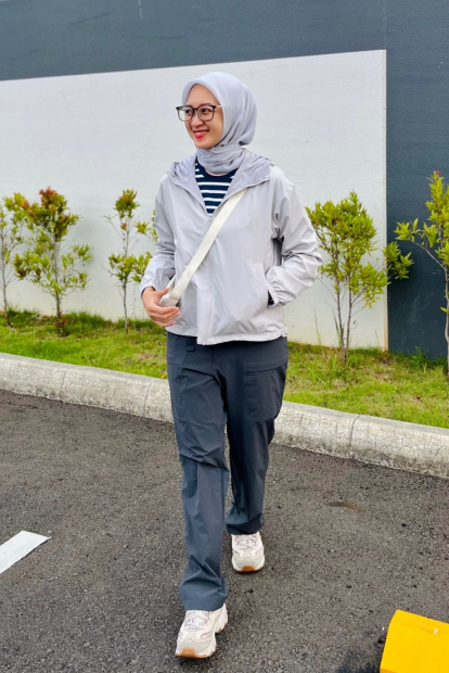 Стильний лонгслів Uniqlo 1159838469 (Синій L)