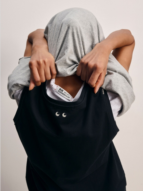 Майка Uniqlo с вышивкой 1159847181 (Черный XL)