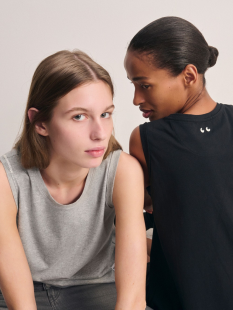 Майка Uniqlo с вышивкой 1159847181 (Черный XL)