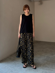 Майка Uniqlo с вышивкой 1159847181 (Черный XL)