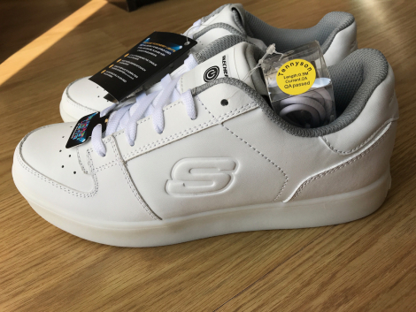 Белые детские мигающие кроссовки Skechers art917600 (размер EUR 40)