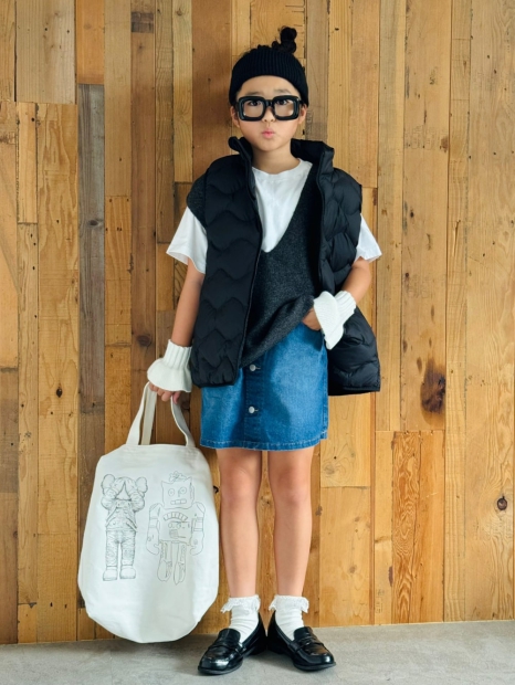 Футболка детская Uniqlo с принтом KAWS + Warhol 1159827092 (Белый 9-10)