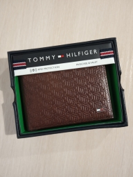 Фирменный кожаный мужской кошелек Tommy Hilfiger art705514