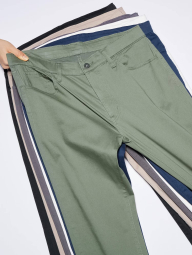 Стильные эластичные штаны UNIQLO 1159832585 (Черный L)
