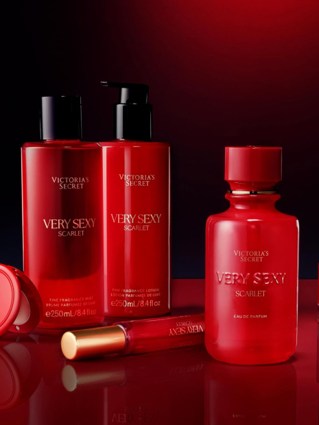 Парфюмированный мист Very Sexy Scarlet Victoria's Secret 1159852611 (Красный 250 ml)