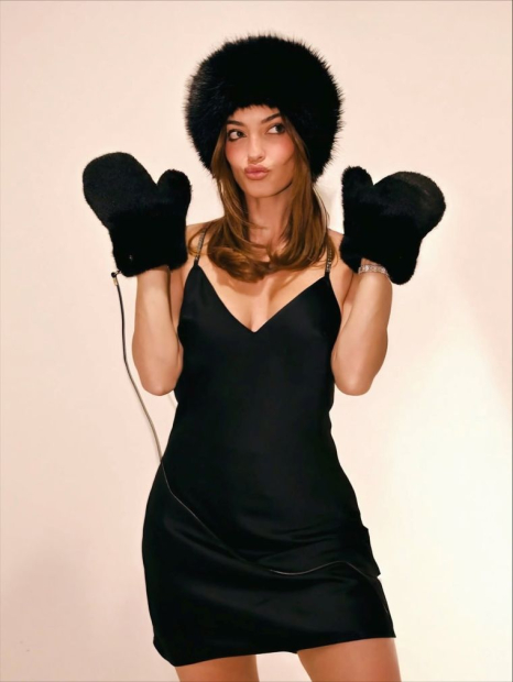 Варежки Victoria's Secret из искусственного меха 1159857233 (Черный One size)