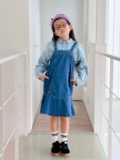 Джинсова дитяча сукня-комбінезон UNIQLO 1159855263 (Синій 105-115) на зріст 155-165 см
