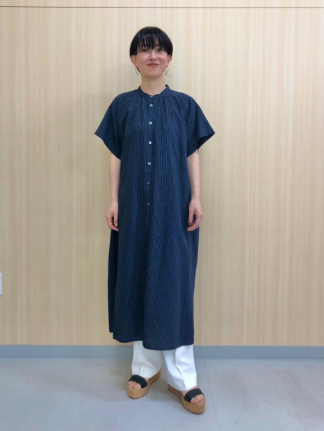 Свободное платье из льняной смеси UNIQLO в полоску 1159842873 (Синий M)