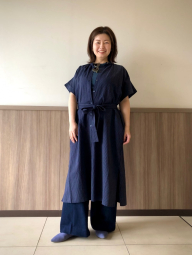 Свободное платье из льняной смеси UNIQLO в полоску 1159842873 (Синий M)
