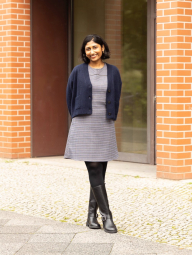 Женское короткое платье Uniqlo 1159854275 (Синий S)