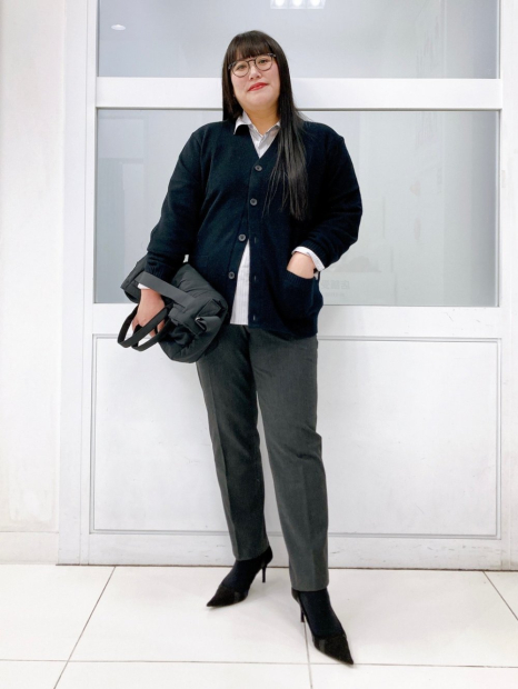 Рубашка UNIQLO в полоску 1159854450 (Серый S)