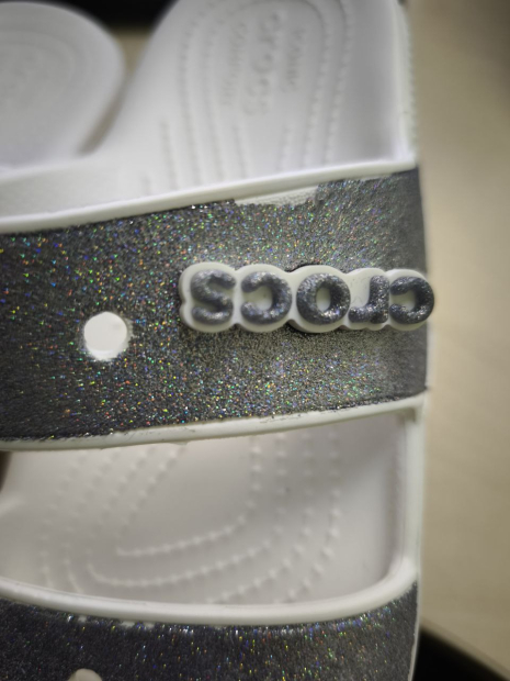 Классические блестящие сандалии Crocs 37-38 (m5/w7 US) 25 см Белый 1159841161