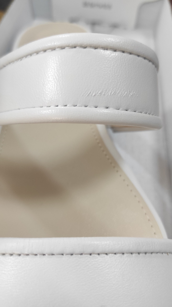 Жіночі сандалі Calvin Klein з натуральної шкіри 37,5 (7 US) 24 см Білий 1160724108