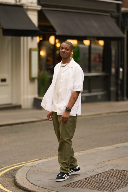 Стильные штаны UNIQLO 1159849550 (Оливковый M)