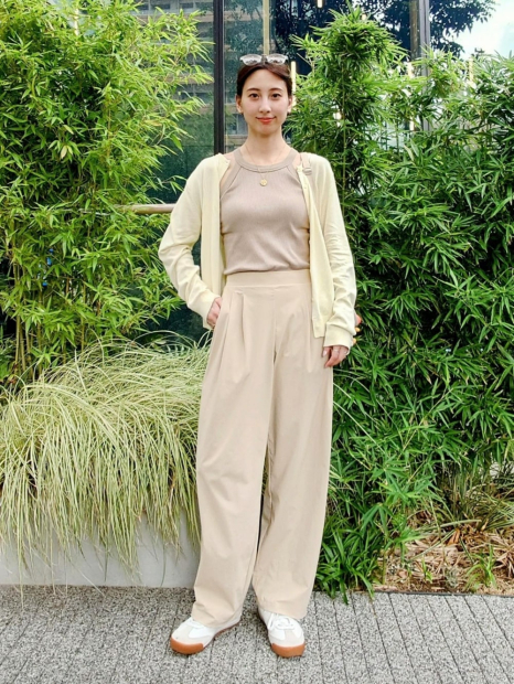 Женские эластичные брюки UNIQLO 1159851956 (Бежевый L)