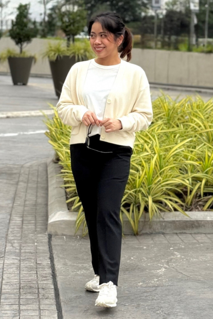 Женские укороченные брюки UNIQLO 1159855635 (Черный XL)