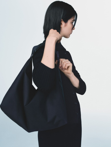 Сумка через плечо Messenger Shoulder UNIQLO на молнии 1159852094 Черный