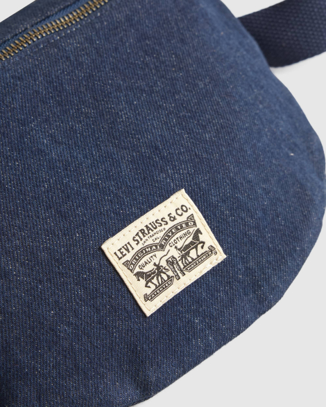 Джинсовая поясная сумка Levi's бананка слинг 1159857207 Синий