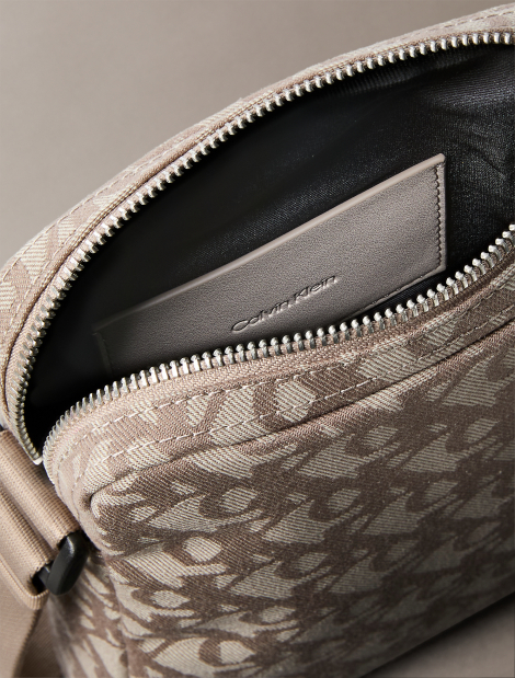 Сумка через плечо от Calvin Klein с логотипом 1159857800 Серый