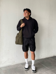 Объемная сумка через плечо Puffy Shoulder UNIQLO на утяжке 1159852165 Зеленый